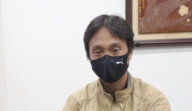 Indonesian intern helps city's efforts to put down rampaging monkeys in Yamaguchi