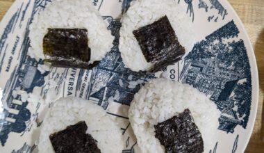 My first try at making (and tasting) onigiri