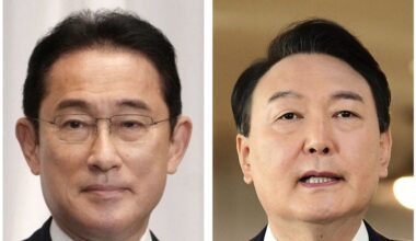 Kishida, Yoon in brief chat keep hopes alive for improving Japan-S. Korea relations