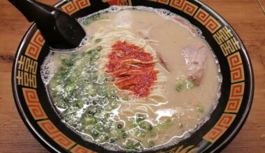 Yummy!! This ramen is so good😘It is kind of tonkotsu (pork soup) and is made at Ichiran shop in Japan!!