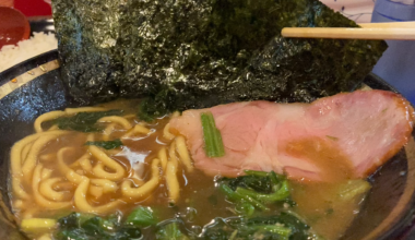 This is how you eat nori in your ramen