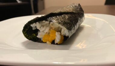 Made an uni hand roll after going out to collect some sea urchins.