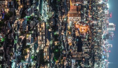 A jewel-like night view of Nagoya that fills the screen