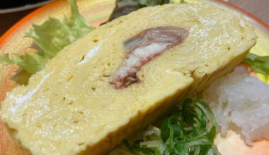 Umaki", there’s an eel inside Japanese rolled omelette