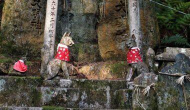 Small shrine hidden somewhere at Fushimi Inari, Kyoto [OC]