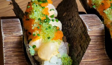 Spicy Scallop Hand Roll