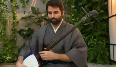 The Naga-Uta Shamisen used in Kabuki is my favourite instrument play and to listen to, what is your favourite Japanese musical instrument?