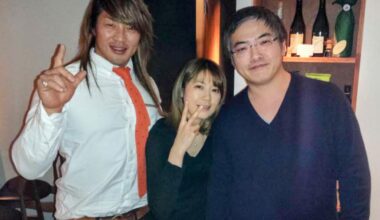 Hiroshi Tanahashi and Kentaro Miura (creator of Berserk) together. As a fan of both NJPW and Berserk, this picture is so cool.