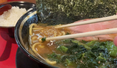 Piping hot iekei tonkotsu ramen (Torakichiya, Japan)