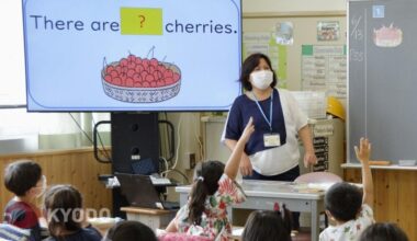 Elementary school in Aichi offers rare English-immersion program