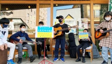 Japanese children perform music on street for Ukraine donation drive