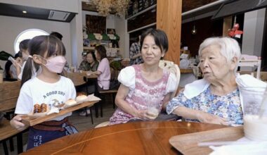 Japanese cafe giving joy to elderly dementia-sufferers and families