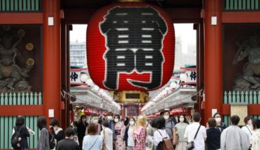 Japan eases COVID-19 border controls but tourist surge doubtful