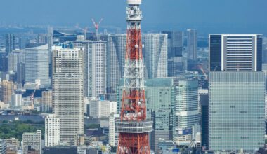 Tokyo Tower from the top of Roppongi Hills