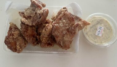 Just bought and ate Karaage shouyu and karaage shio nearby for lunch! Finally craving has satisfied!!