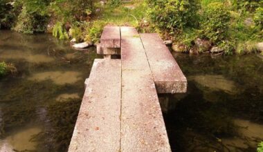 This pond bridge in northern Kyoto looks like my son made it in Minecraft