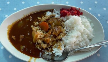 Eating Homemade Curry in Onjuku beach restaurant! Delicious!