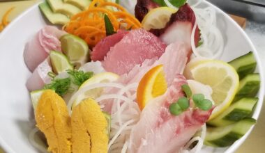 9 item chirashi bowl