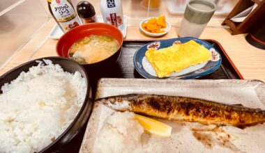 Speaking of Japanese autumn, nothing beats Sanma(Pacific saury)! It’s getting fatty in this season.