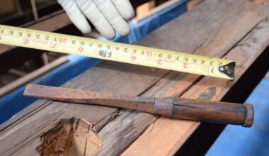 Repair workers turn up 400-yr-old chisel found left under roof of Kyoto temple - The Mainichi