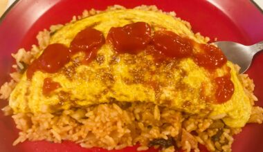 I made some omurice… I ran out of ketchup.