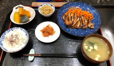 Chicken teriyaki again & trying to find a fun way to use the last carrot in the veggie bin 😄