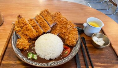 a very satisfying plate of tonkatsu curry