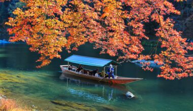 Cruising down Hozugawa River in Arashiyama, two years ago today (Kyoto-fu)