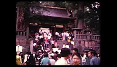 東照宮 (東照宮) は、徳川家康 (1543–1616) が祀られている神社です。 家康は徳川幕府 (1603 ～ 1868 年) の創設者であり、これは日本の歴史上 3 番目で最後の幕府です。