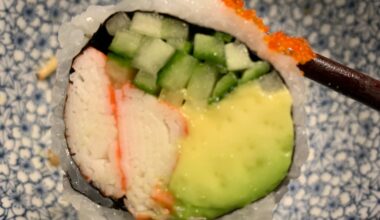 A simple California roll