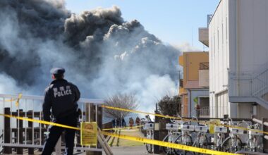 Fire at chemical plant, 1 person injured, fire spread over 2,500 square meters including neighboring houses-Tokyo