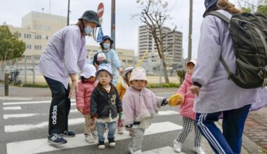 Japan eyes increasing subsidy for nurseries hiring more teachers