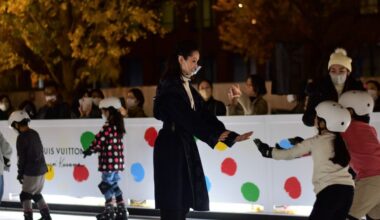 Skating rink opens near Tokyo Station in 1st for Christmas event