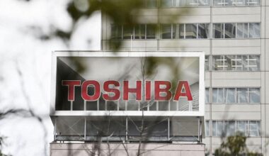 5 banks to lend 1.2 tril. yen to help Japanese fund buy out Toshiba - The Mainichi