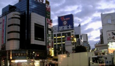 Shibuya at 0600, 27DEC2004 (OC)