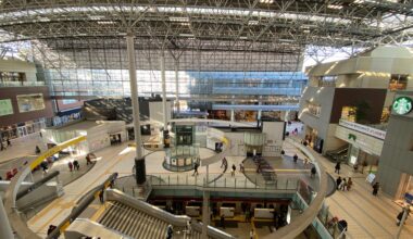 Tama Plaza station, Yokohama. Recent renovations make it look like an airport.