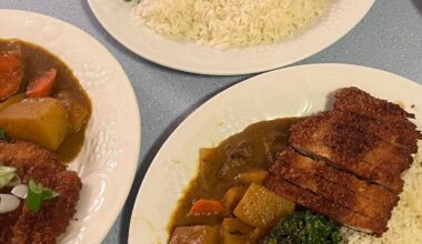 Pork katsu and veg curry for the in-laws (plus some black vinegar bon choy and broccoli). Used my own curry powder that’s based on SB. Lots of thyme, fenugreek, and fennel.