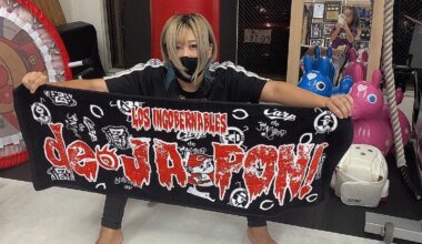 Konami (Stardom) repping Los Ingobernables de Japon