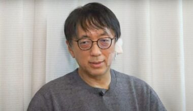 Assaulted sociologist Shinji Miyadai leaves hospital, ready to resume work