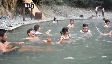 Riverside 'mountain hermit' hot spring bath opens for season in west Japan - The Mainichi