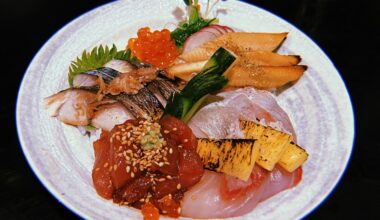 Made this for a friend at work. Maguro-zuke, kanpachi pineapple, masaba w pickled myoga, anago w sansyo, and Ikura for good measure