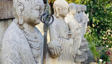 Prayers at Gokokuji Temple