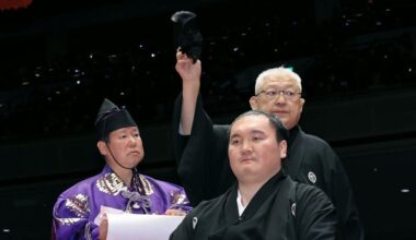 Record-setting champion Hakuho emotional in retirement ceremony