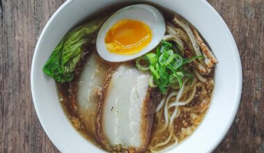 a friend gave me some anchovies, don't know why ramen the first think came to my mind, so here some Niboshi ramen