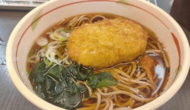 Croquette soba. I dissolve the croquette in the soup before eating.