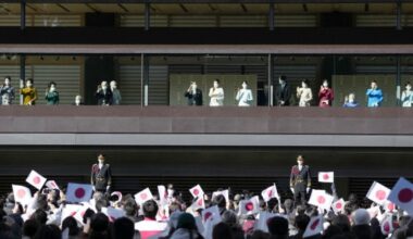 Japan emperor greets New Year well-wishers, 1st in 3 yrs amid COVID