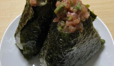 rice ball with tuna and green onion