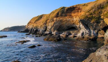 Colorful rocks of Jogashima, two years ago today (Kanagawa-ken)