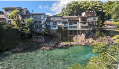 Even in the summer, the river in Gujo-hachiman is very cold to dive into