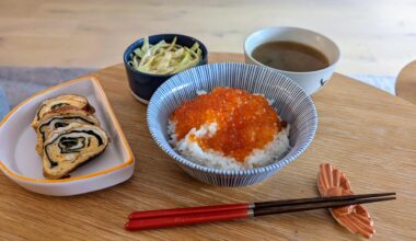 Ikura don, tamagoyaki, cabbage with sesame dressing & miso soup